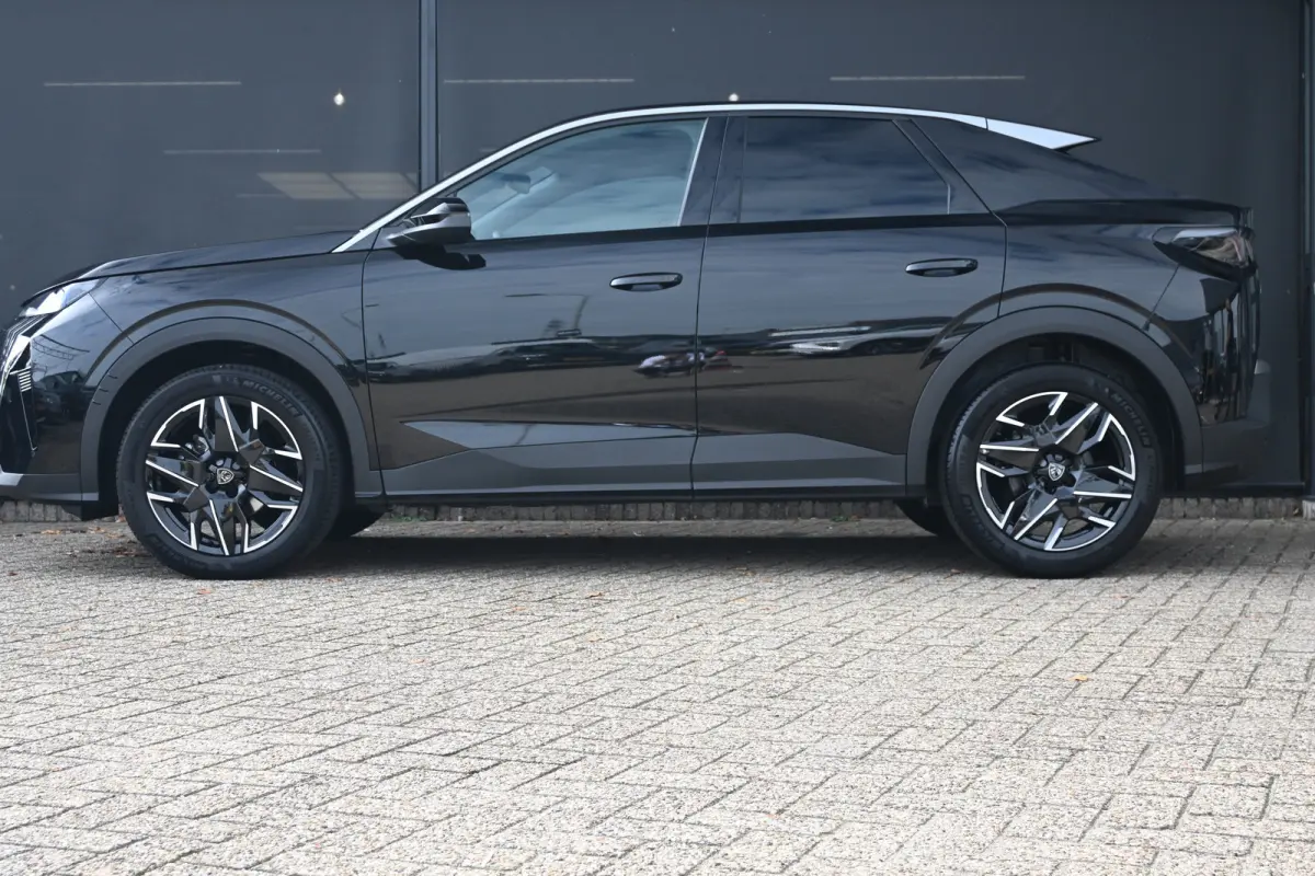 1.2 Hybrid 145 Allure | Navigatie | Achteruitrijcamera | Draadloos Apple Carplay & Android Auto | !!