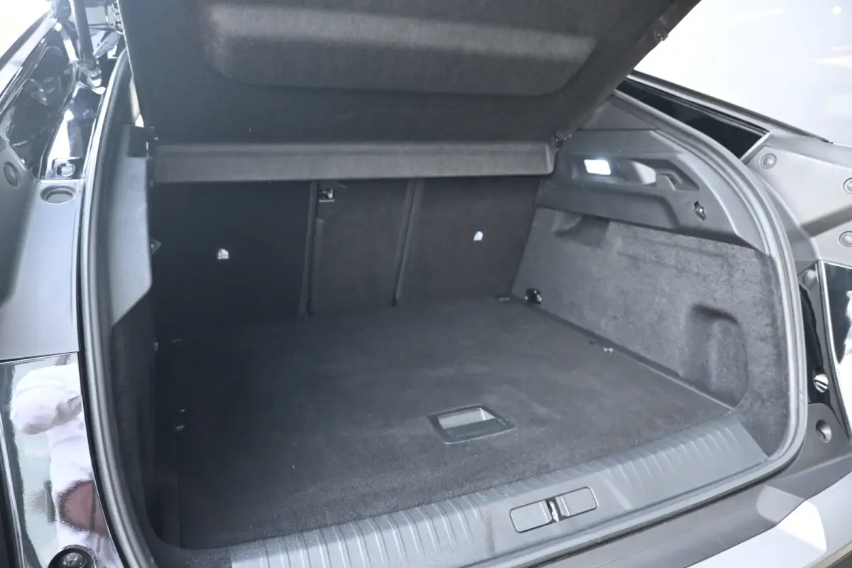 1.2 Hybrid 145 Allure | Navigatie | Achteruitrijcamera | Draadloos Apple Carplay & Android Auto | !!