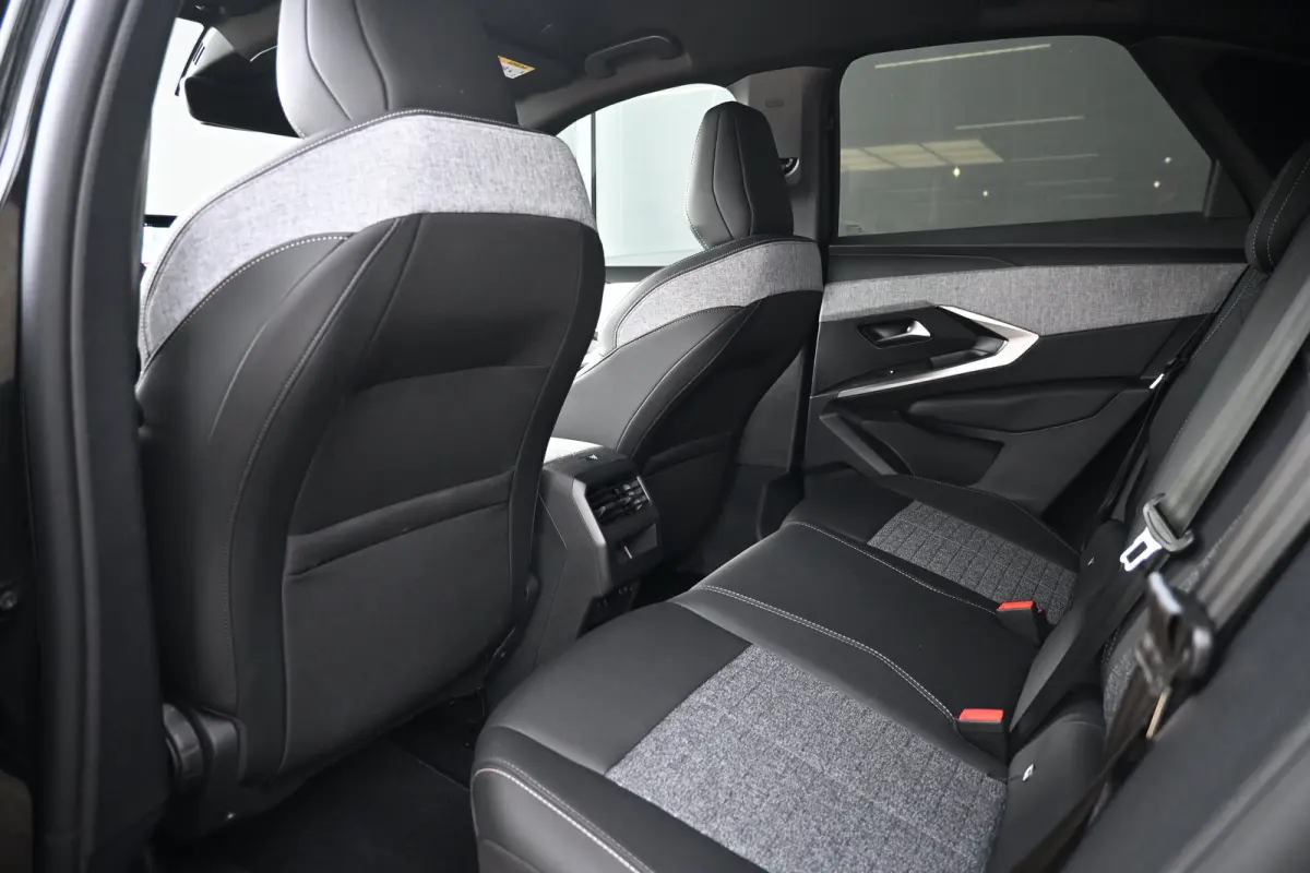 1.2 Hybrid 145 Allure | Navigatie | Achteruitrijcamera | Draadloos Apple Carplay & Android Auto | !!