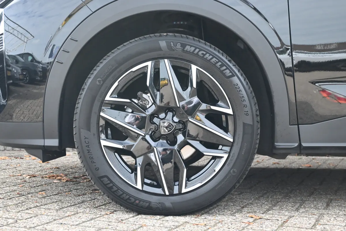1.2 Hybrid 145 Allure | Navigatie | Achteruitrijcamera | Draadloos Apple Carplay & Android Auto | !!