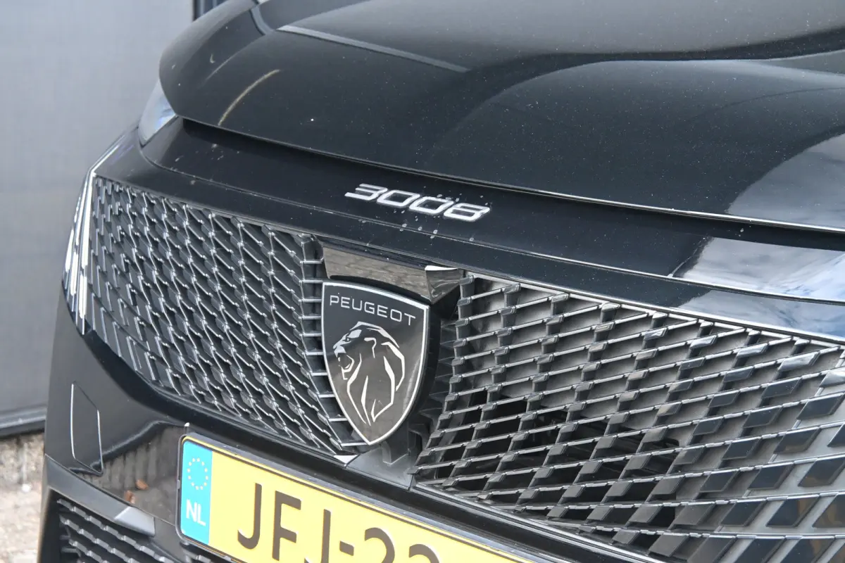 1.2 Hybrid 145 Allure | Navigatie | Achteruitrijcamera | Draadloos Apple Carplay & Android Auto | !!