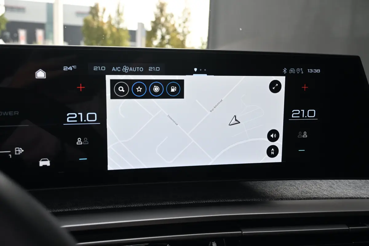1.2 Hybrid 145 Allure | Navigatie | Achteruitrijcamera | Draadloos Apple Carplay & Android Auto | !!
