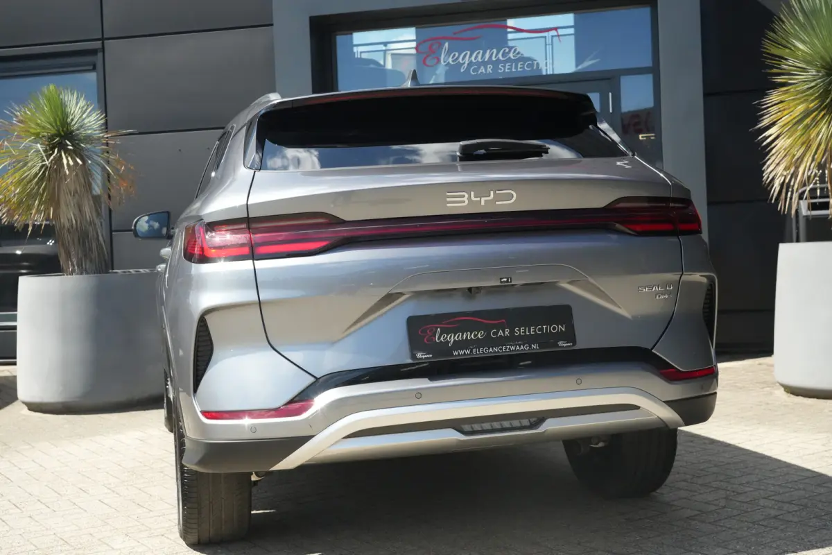 1.5 DM-i PHEV Boost | 218 PK | Pano | HUD | 360° Camera | BYD SEAL U 1.5 DM-i PHEV Boost met 218 PK, 1.498 cc 4-cilinder plug-in hybride aandrijving, panoramadak, Head-Up Display, 360° cam