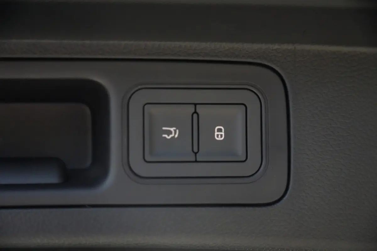 1.5 DM-i PHEV Boost | 218 PK | Pano | HUD | 360° Camera | BYD SEAL U 1.5 DM-i PHEV Boost met 218 PK, 1.498 cc 4-cilinder plug-in hybride aandrijving, panoramadak, Head-Up Display, 360° cam