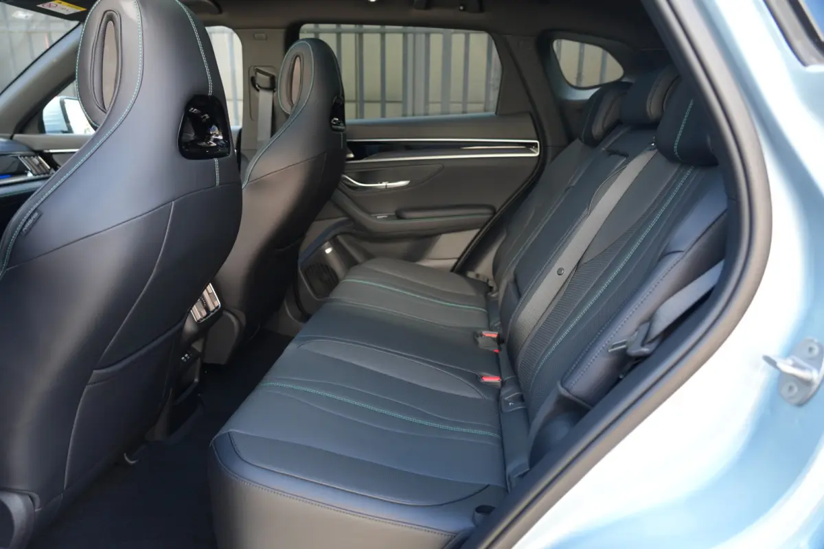 1.5 DM-i PHEV Boost | 218 PK | Pano | HUD | 360° Camera | BYD SEAL U 1.5 DM-i PHEV Boost met 218 PK, 1.498 cc 4-cilinder plug-in hybride aandrijving, panoramadak, Head-Up Display, 360° cam