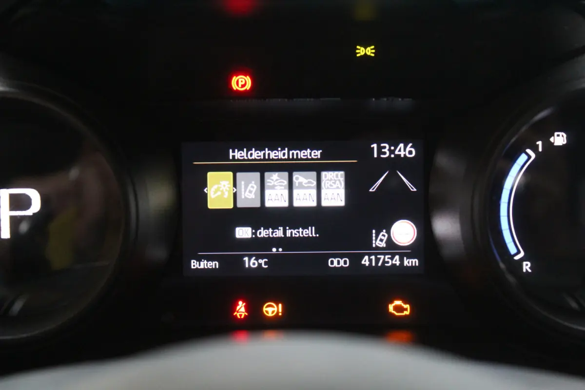 1.5 Hybrid Active Airco automatisch l  Achteruitrijcamera l Grootlichtassistent l Apple Carplay/Android Auto