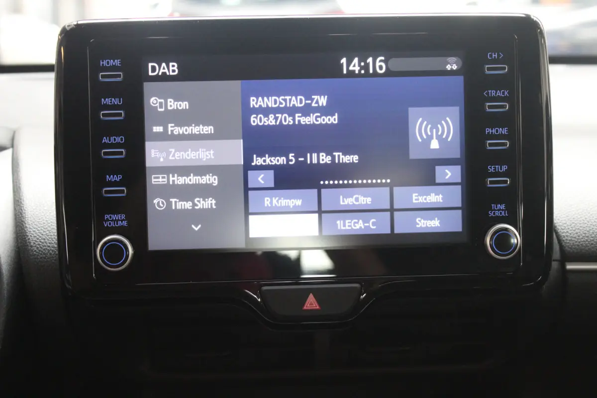 1.5 Hybrid Active Apple carplay/ android auto l Armsteun l Elektrisch inklapbare buitenspiegels l Climate control l Achteruitrijcamera l Verwarmbare spiegel