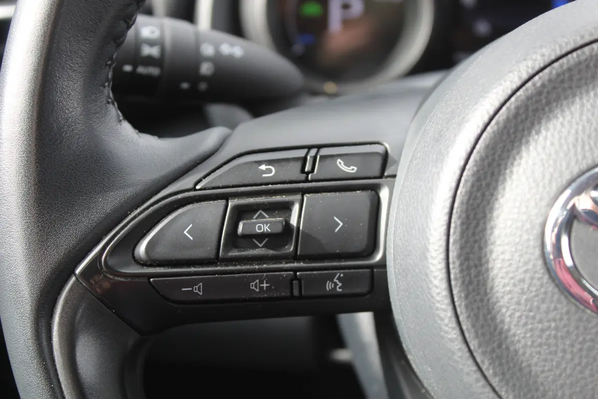 1.5 Hybrid Active Apple carplay/ android auto l Armsteun l Elektrisch inklapbare buitenspiegels l Climate control l Achteruitrijcamera l Verwarmbare spiegel