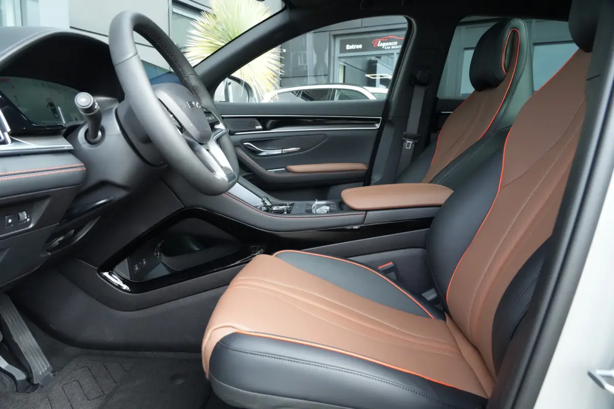 1.5 DM-i FWD Comfort | 218 PK | 120KM | Pano | HUD | 360° Camera | BYD SEAL U 1.5 DM-i PHEV FWD Comfort met 218 PK, 1.498 cc 4-cilinder plug-in hybride aandrijving, panoramadak, Head-Up Dis