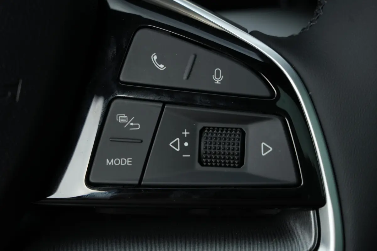 1.5 DM-i FWD Comfort | 218 PK | 120KM | Pano | HUD | 360° Camera | BYD SEAL U 1.5 DM-i PHEV FWD Comfort met 218 PK, 1.498 cc 4-cilinder plug-in hybride aandrijving, panoramadak, Head-Up Dis