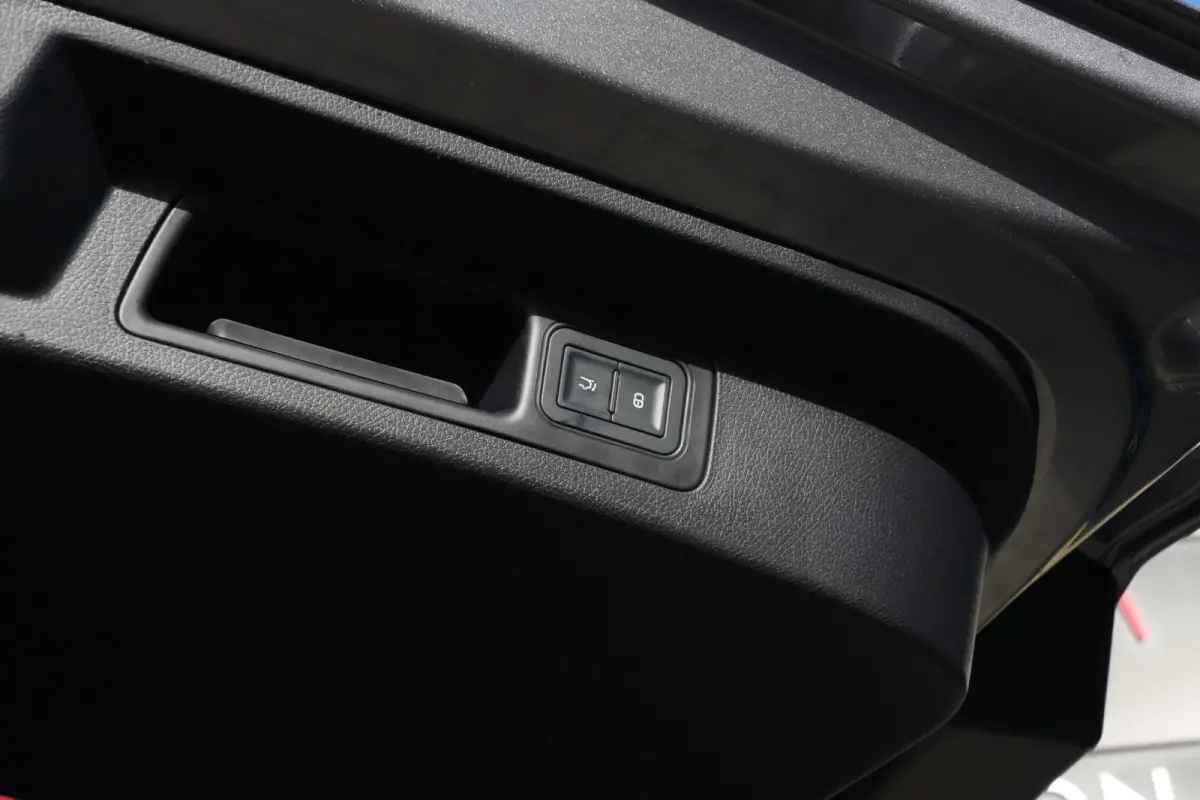 1.5 DM-i FWD Comfort | 218 PK | 120KM | Pano | HUD | 360° Camera | BYD SEAL U 1.5 DM-i PHEV FWD Comfort met 218 PK, 1.498 cc 4-cilinder plug-in hybride aandrijving, panoramadak, Head-Up Dis