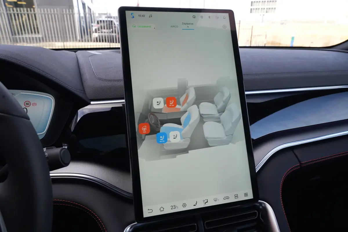 1.5 DM-i FWD Comfort | 218 PK | 120KM | Pano | HUD | 360° Camera | BYD SEAL U 1.5 DM-i PHEV FWD Comfort met 218 PK, 1.498 cc 4-cilinder plug-in hybride aandrijving, panoramadak, Head-Up Dis