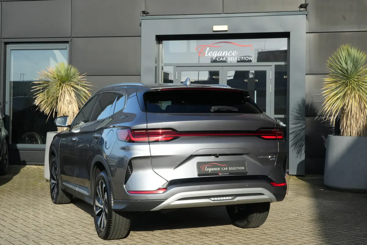 1.5 DM-i FWD Comfort | 218 PK | 120KM | Pano | HUD | 360° Camera | BYD SEAL U 1.5 DM-i PHEV FWD Comfort met 218 PK, 1.498 cc 4-cilinder plug-in hybride aandrijving, panoramadak, Head-Up Dis