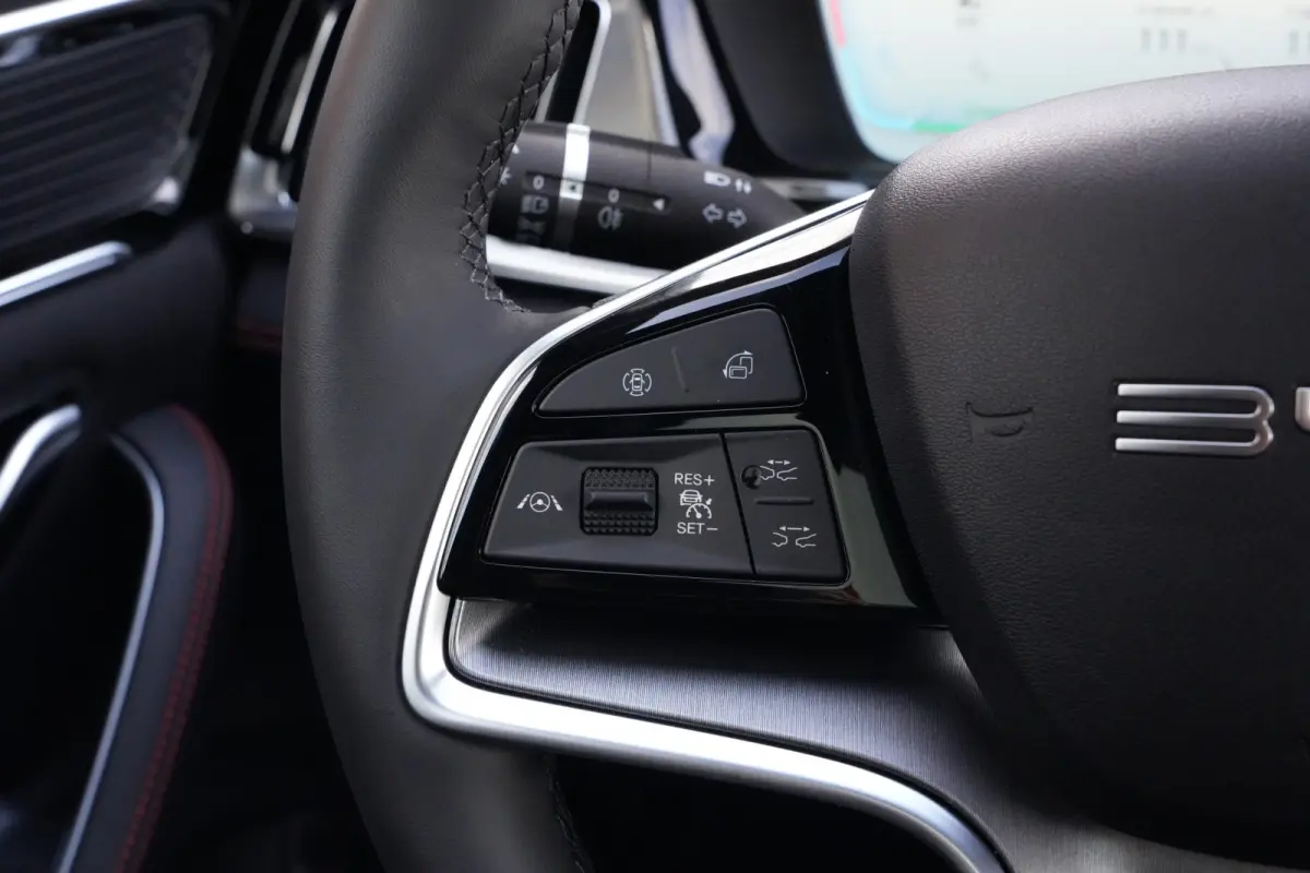 1.5 DM-i FWD Comfort | 218 PK | 120KM | Pano | HUD | 360° Camera | BYD SEAL U 1.5 DM-i PHEV FWD Comfort met 218 PK, 1.498 cc 4-cilinder plug-in hybride aandrijving, panoramadak, Head-Up Dis