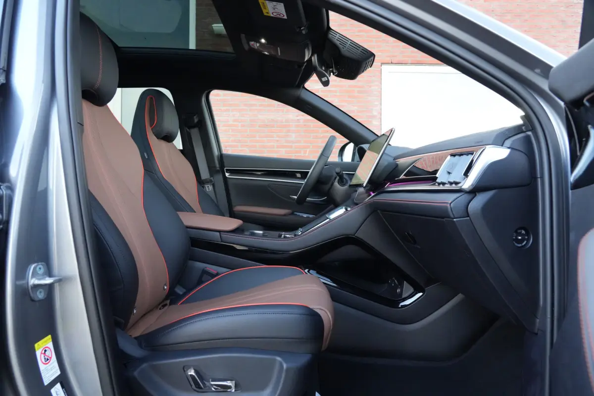 1.5 DM-i FWD Comfort | 218 PK | 120KM | Pano | HUD | 360° Camera | BYD SEAL U 1.5 DM-i PHEV FWD Comfort met 218 PK, 1.498 cc 4-cilinder plug-in hybride aandrijving, panoramadak, Head-Up Dis