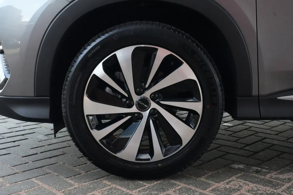 1.5 DM-i FWD Comfort | 218 PK | 120KM | Pano | HUD | 360° Camera | BYD SEAL U 1.5 DM-i PHEV FWD Comfort met 218 PK, 1.498 cc 4-cilinder plug-in hybride aandrijving, panoramadak, Head-Up Dis