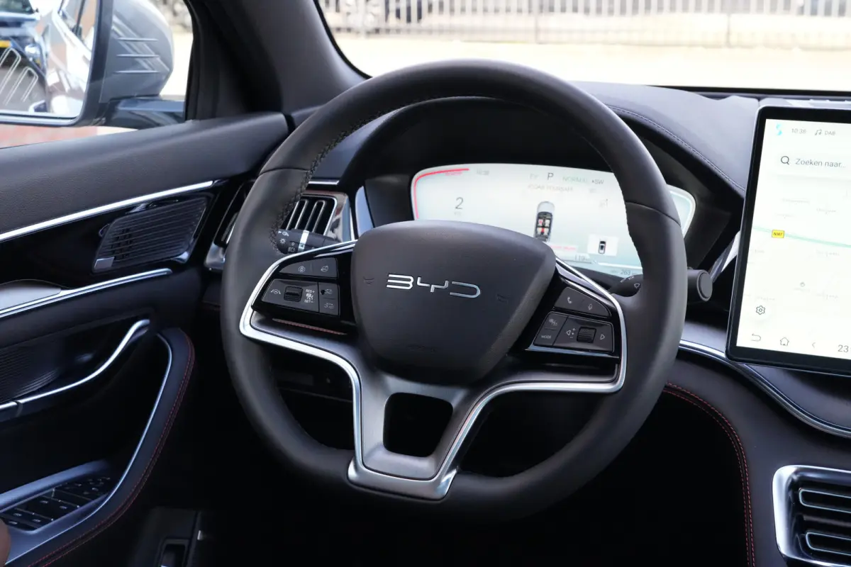1.5 DM-i FWD Comfort | 218 PK | 120KM | Pano | HUD | 360° Camera | BYD SEAL U 1.5 DM-i PHEV FWD Comfort met 218 PK, 1.498 cc 4-cilinder plug-in hybride aandrijving, panoramadak, Head-Up Dis