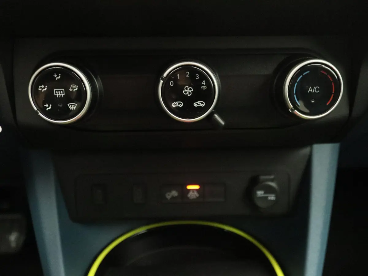 1.2 Hybrid ICON | Apple Carplay & Android Auto | Parkeersensoren Achter | Cruise Control | Lane Assist | DAB | LED | 2+6 jaar garantie! |