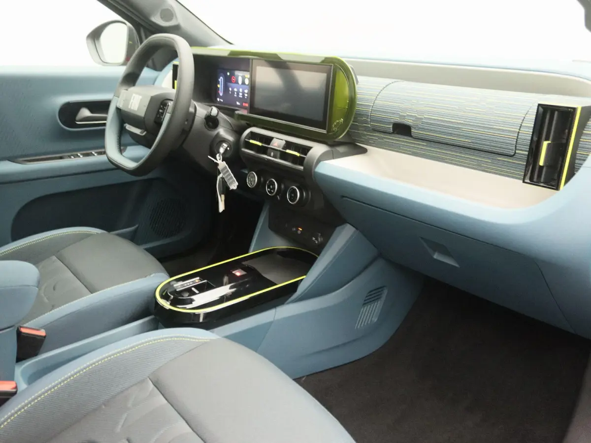 1.2 Hybrid ICON | Apple Carplay & Android Auto | Parkeersensoren Achter | Cruise Control | Lane Assist | DAB | LED | 2+6 jaar garantie! |