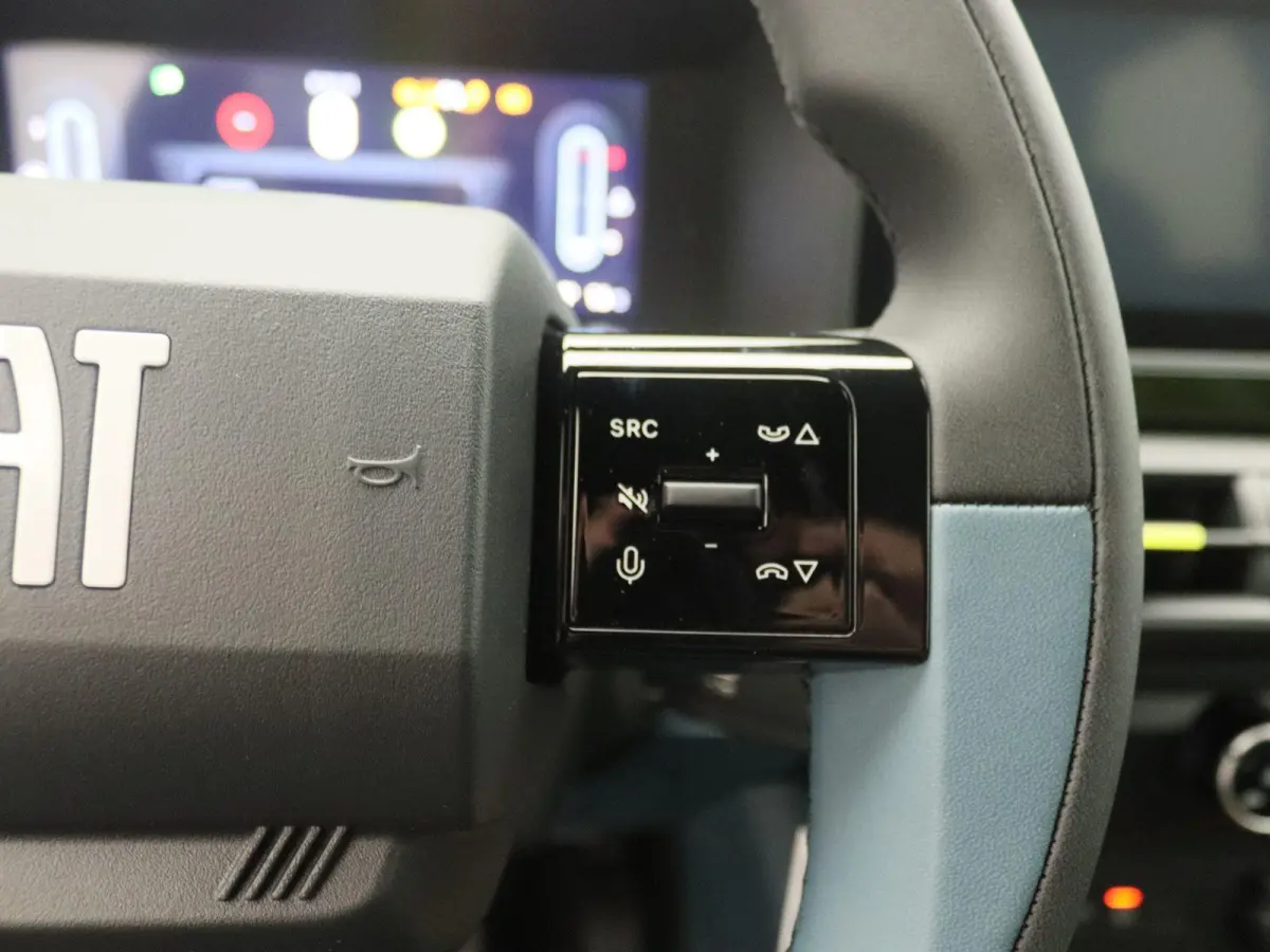 1.2 Hybrid ICON | Apple Carplay & Android Auto | Parkeersensoren Achter | Cruise Control | Lane Assist | DAB | LED | 2+6 jaar garantie! |