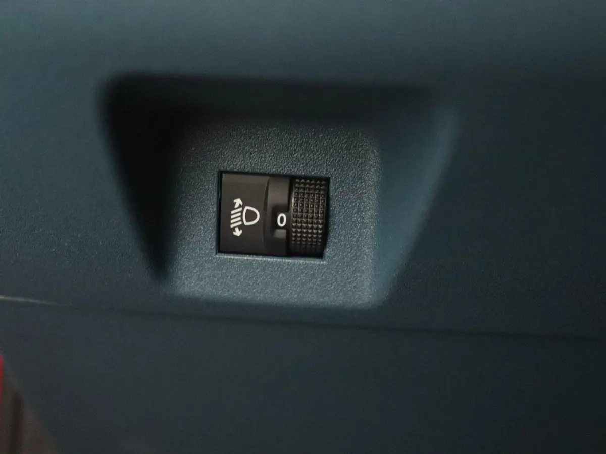 1.2 Hybrid ICON | Apple Carplay & Android Auto | Parkeersensoren Achter | Cruise Control | Lane Assist | DAB | LED | 2+6 jaar garantie! |