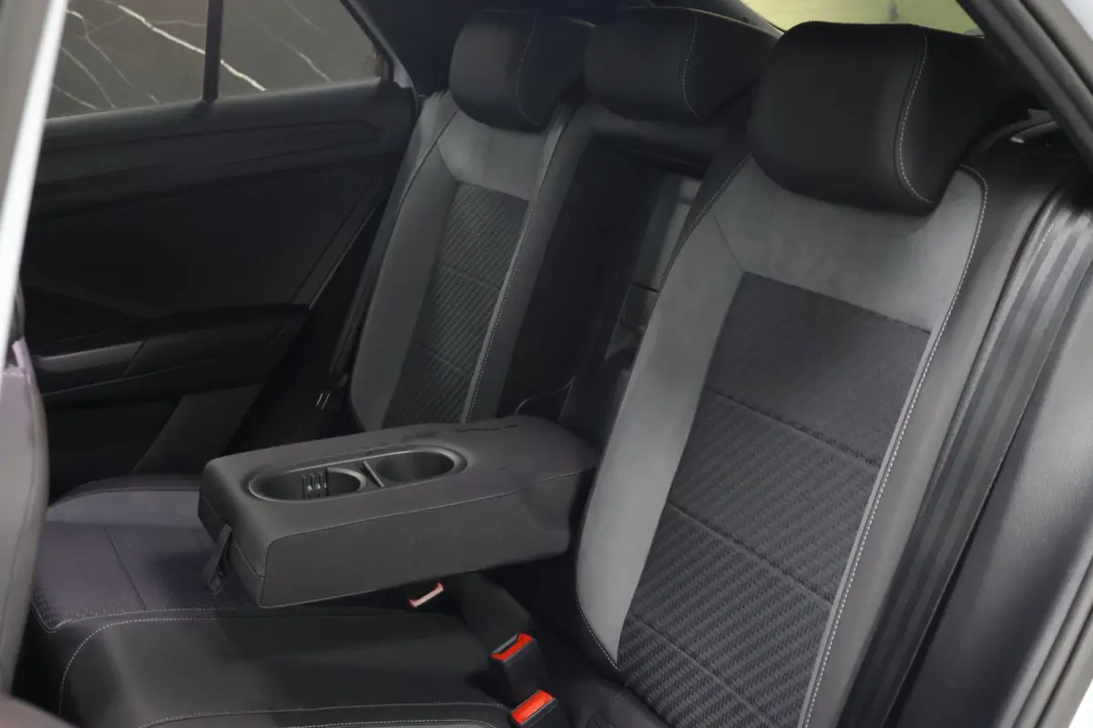 2.0 TSI R 4MOTION|AKRAPOVIC|BEATS|DODEHOEK