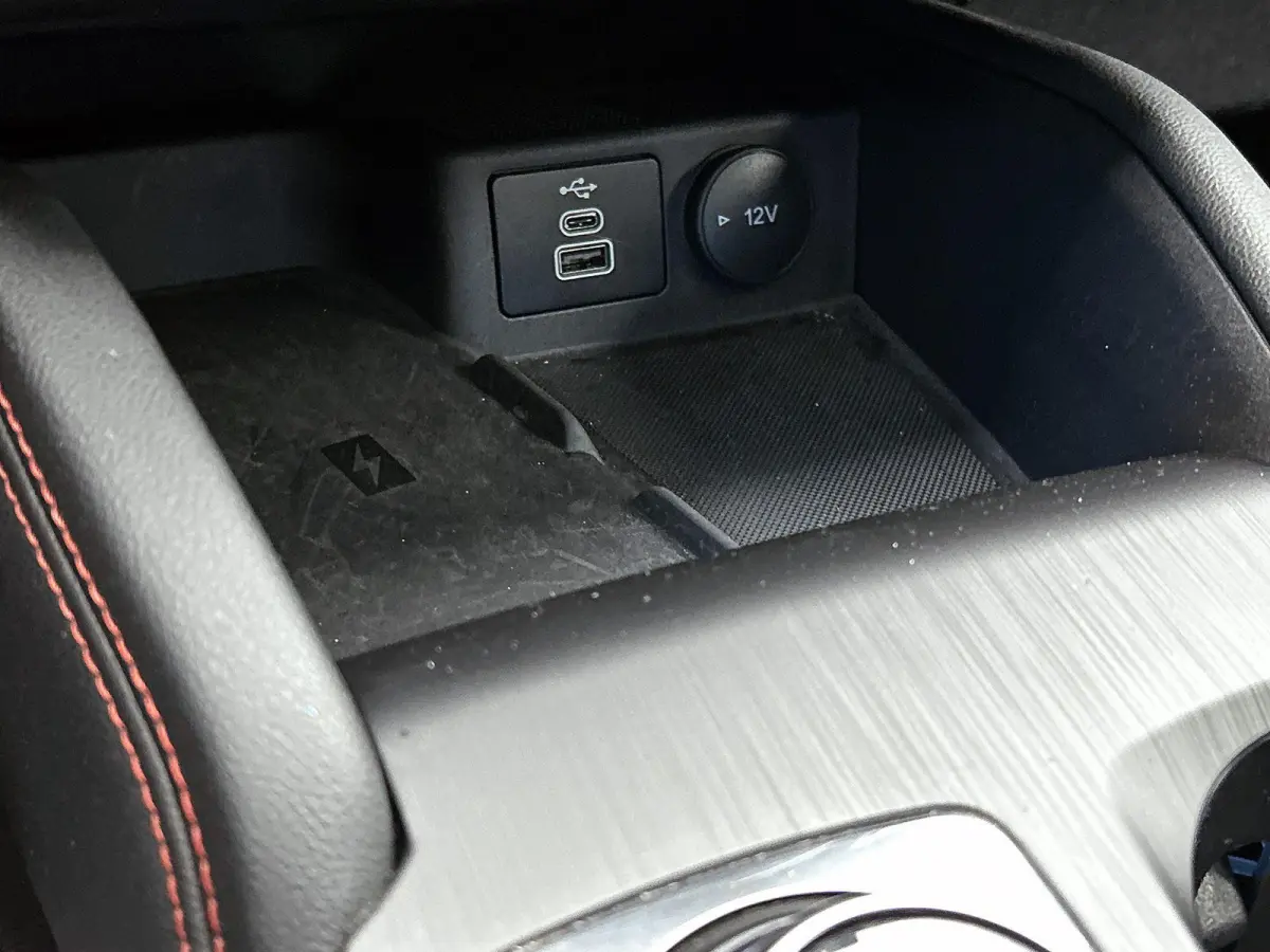 2.5 PHEV Graphite Tech Edition | PANORAMADAK | AUTOMATISCHE ACHTERKLEP | INKLAPBARE TREKHAAK | ACHTERUITRIJCAMERA | ELEKTRISCH VERSTELBARE STOELEN | STOELVERWARMING | APPLE CARPLAY / ANDROID