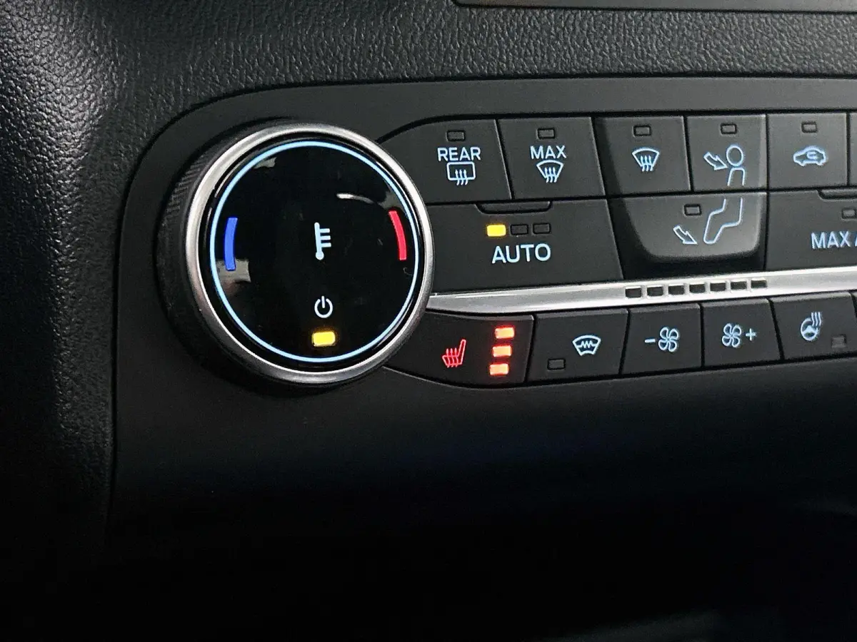 2.5 PHEV Graphite Tech Edition | PANORAMADAK | AUTOMATISCHE ACHTERKLEP | INKLAPBARE TREKHAAK | ACHTERUITRIJCAMERA | ELEKTRISCH VERSTELBARE STOELEN | STOELVERWARMING | APPLE CARPLAY / ANDROID