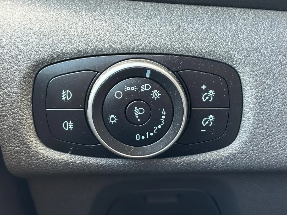 300 2.0 TDCI L1H1*HAAK*CAM*A/C*CRUISE*3-PERS*PDC*