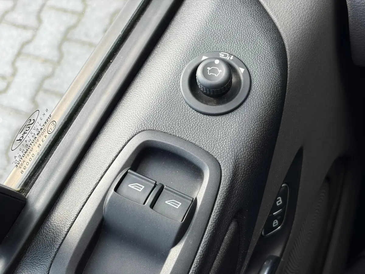 300 2.0 TDCI L1H1*HAAK*CAM*A/C*CRUISE*3-PERS*PDC*