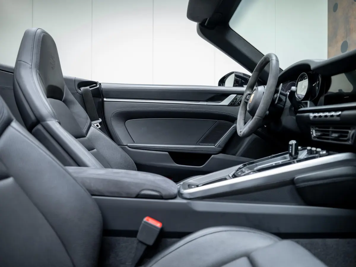 3.0 Carrera 4S | PCCB | SportDesign | Lift | Achterasbest. | Sportuitlaat | Keyless |