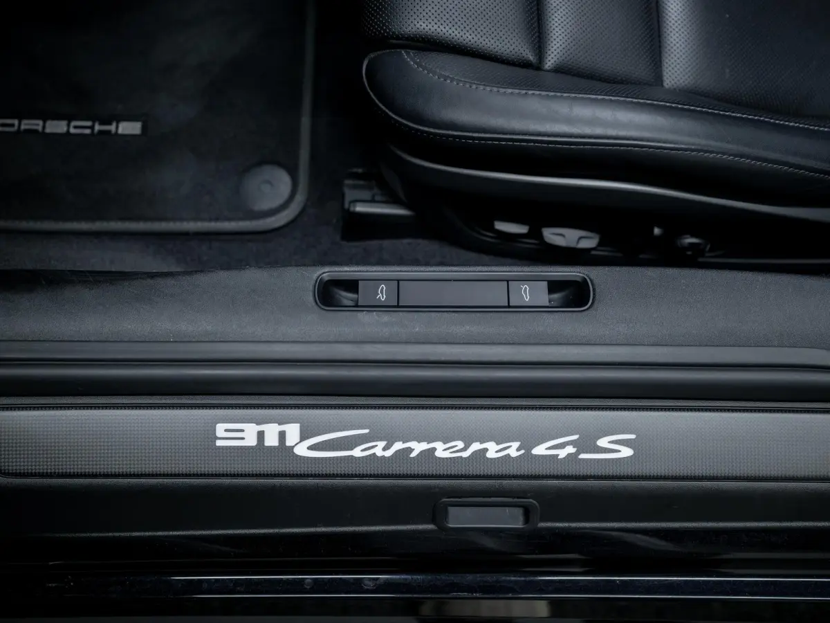 3.0 Carrera 4S | PCCB | SportDesign | Lift | Achterasbest. | Sportuitlaat | Keyless |