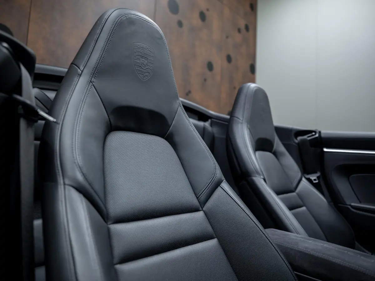 3.0 Carrera 4S | PCCB | SportDesign | Lift | Achterasbest. | Sportuitlaat | Keyless |