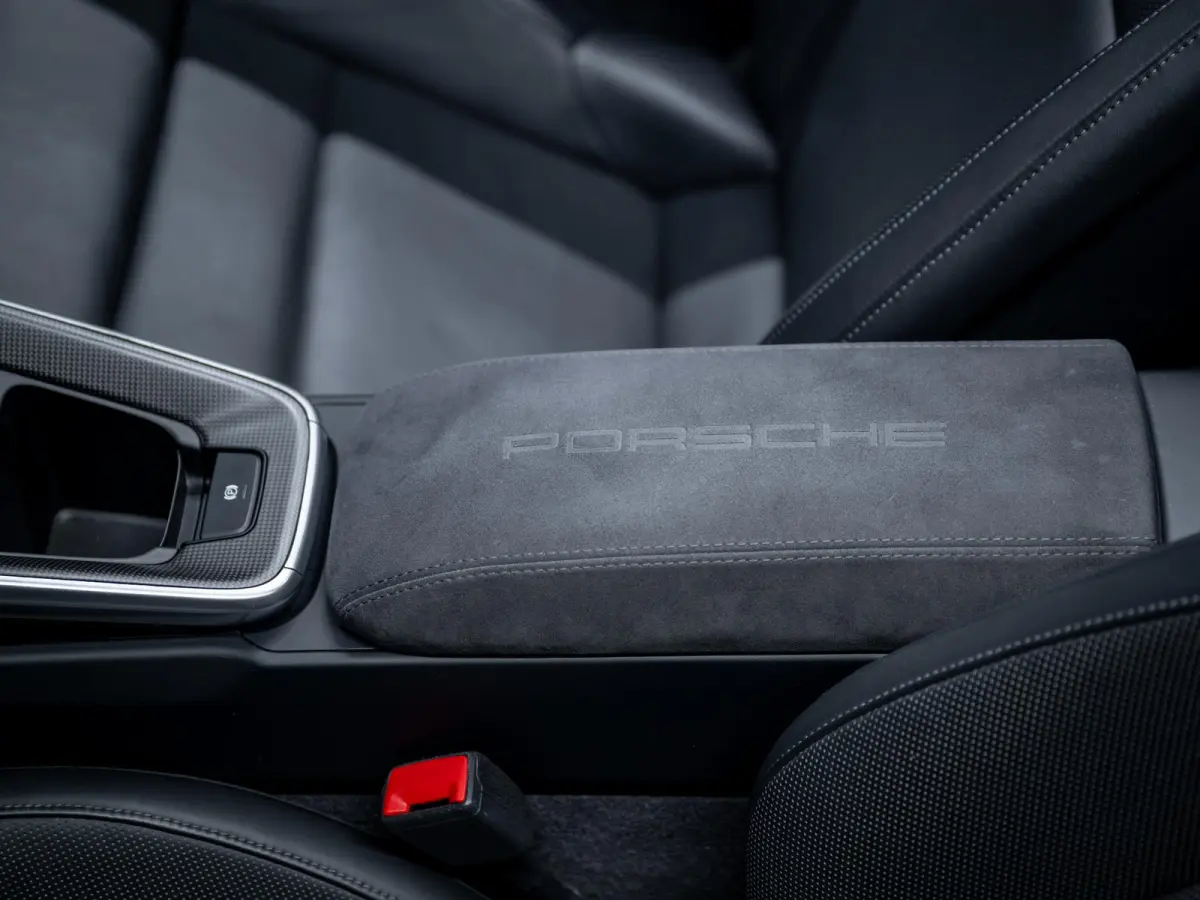 3.0 Carrera 4S | PCCB | SportDesign | Lift | Achterasbest. | Sportuitlaat | Keyless |
