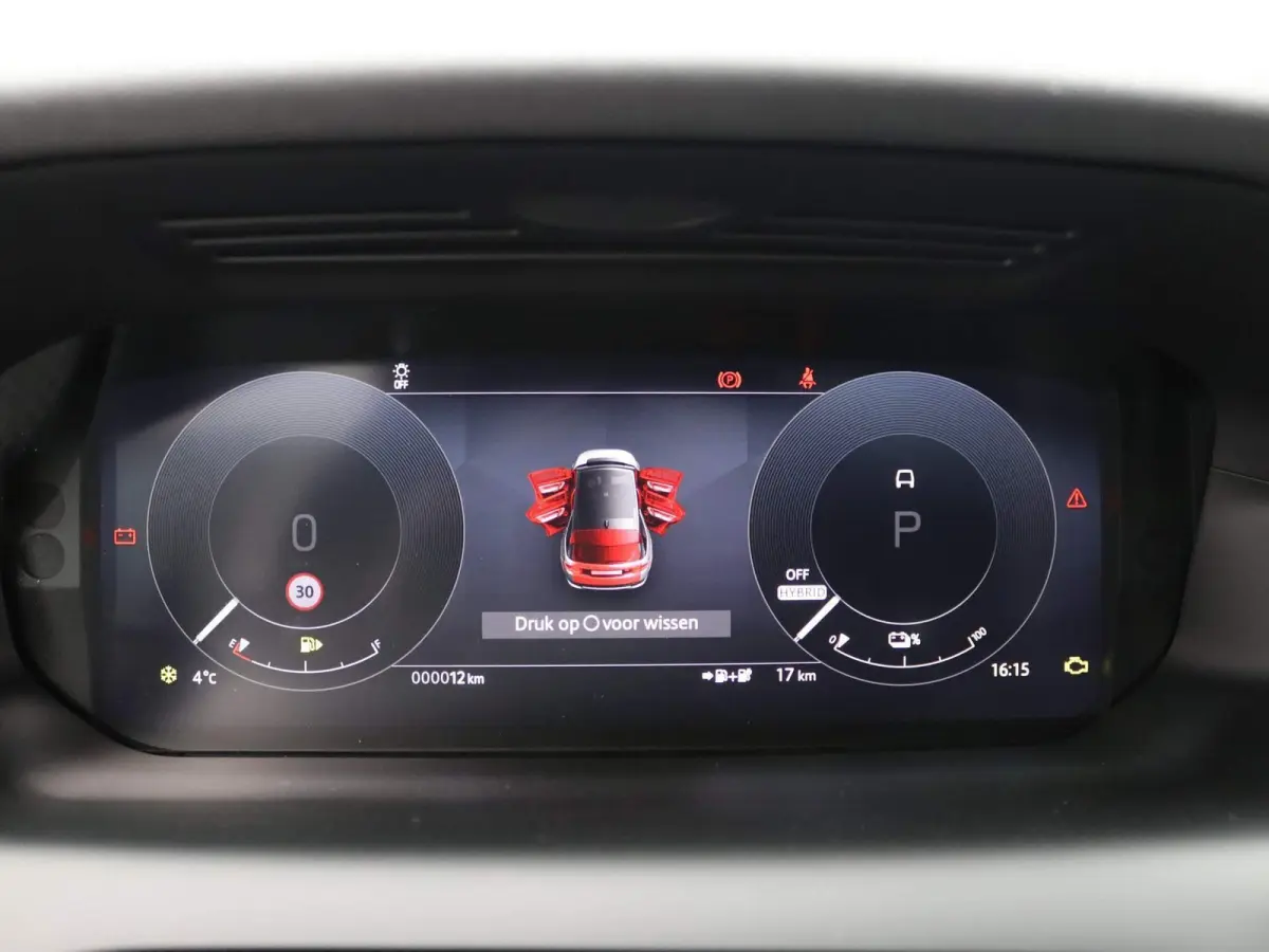 P300e Dynamic SE | Stoelverwarming |  3D Surround Camera View | Panoramisch Glazen dak
