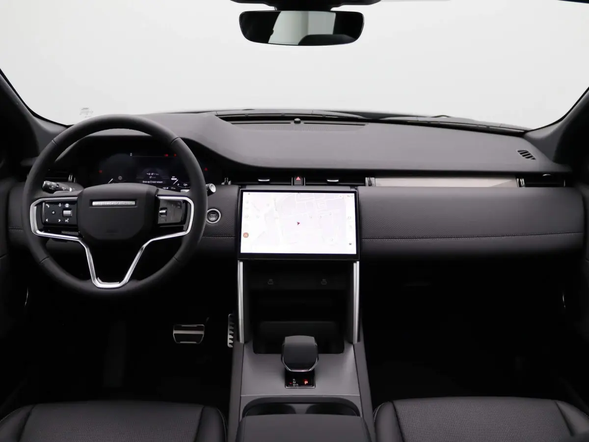 P300e Dynamic SE | Stoelverwarming |  3D Surround Camera View | Panoramisch Glazen dak