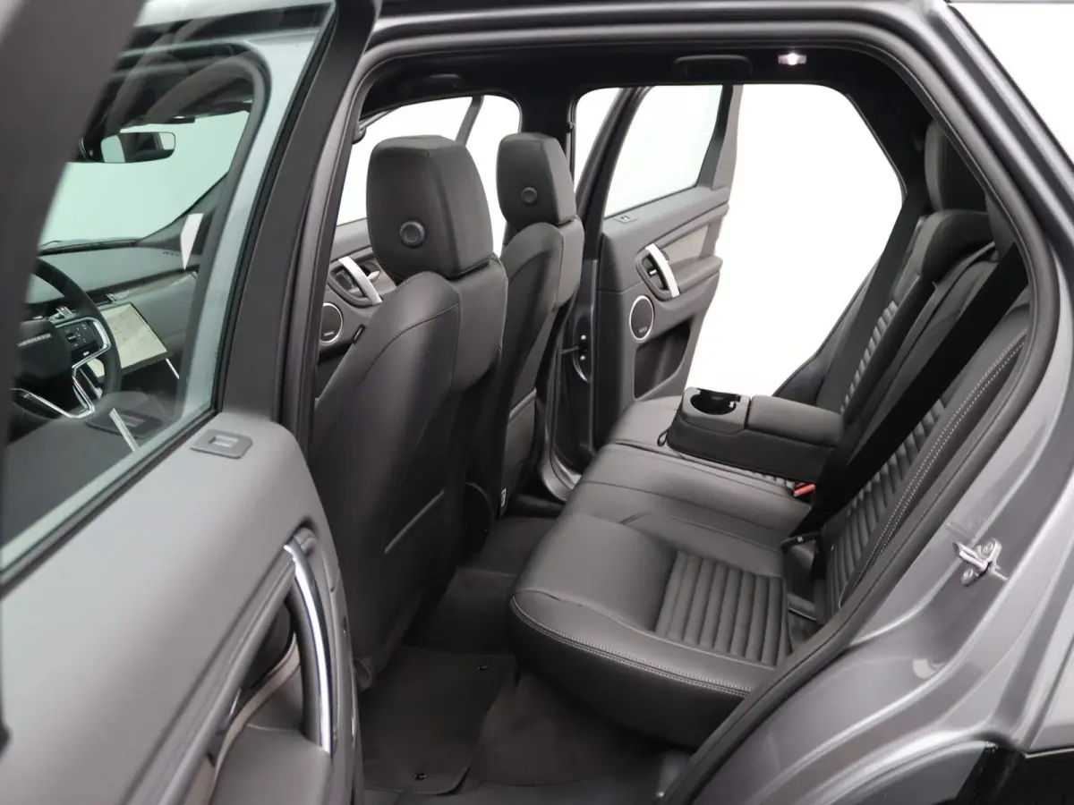 P300e Dynamic SE | Stoelverwarming |  3D Surround Camera View | Panoramisch Glazen dak