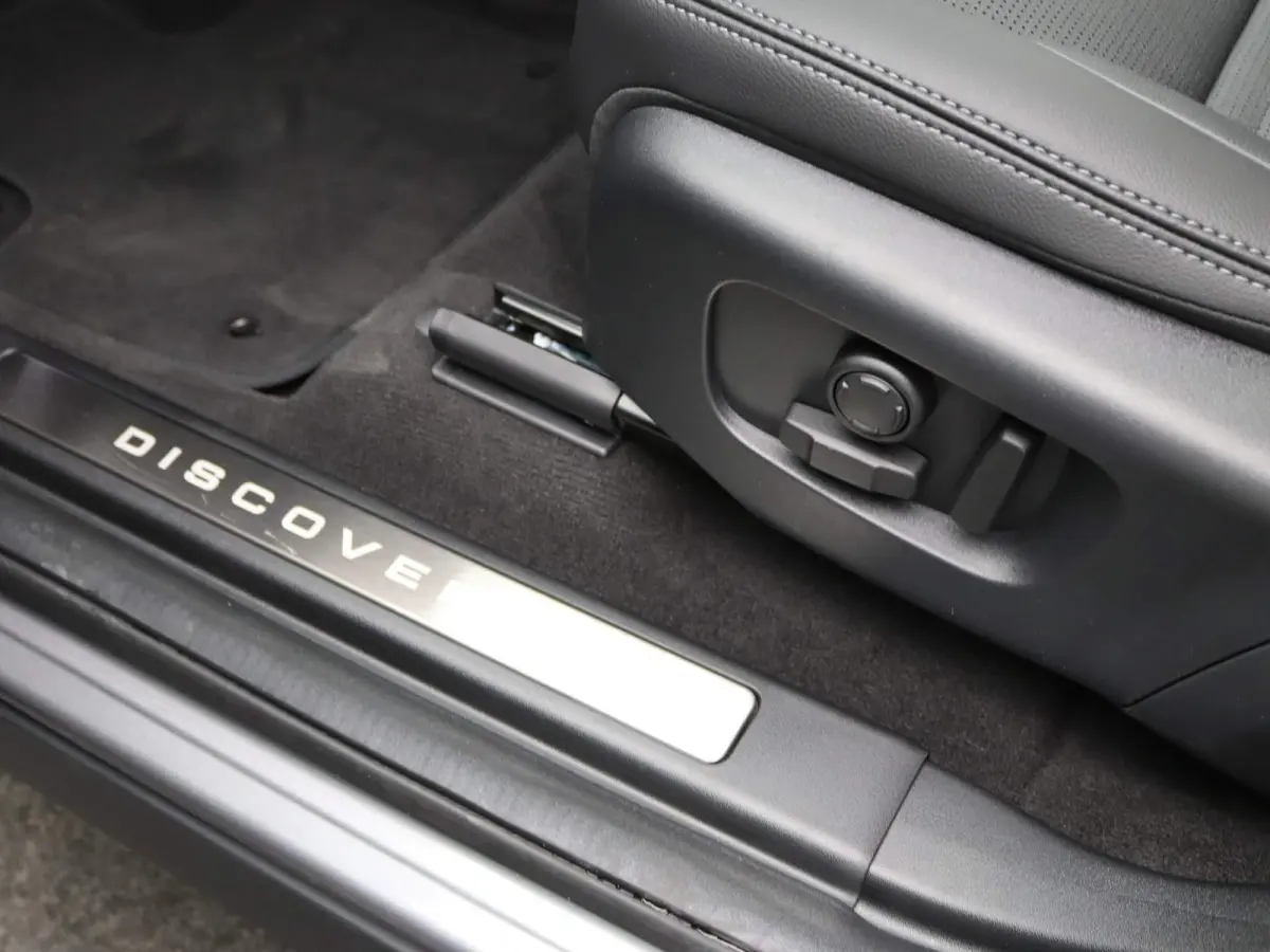 P300e Dynamic SE | Stoelverwarming |  3D Surround Camera View | Panoramisch Glazen dak