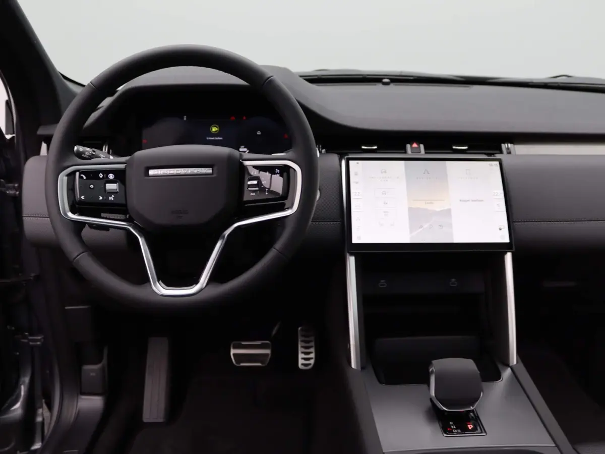 P300e Dynamic SE | Stoelverwarming |  3D Surround Camera View | Panoramisch Glazen dak