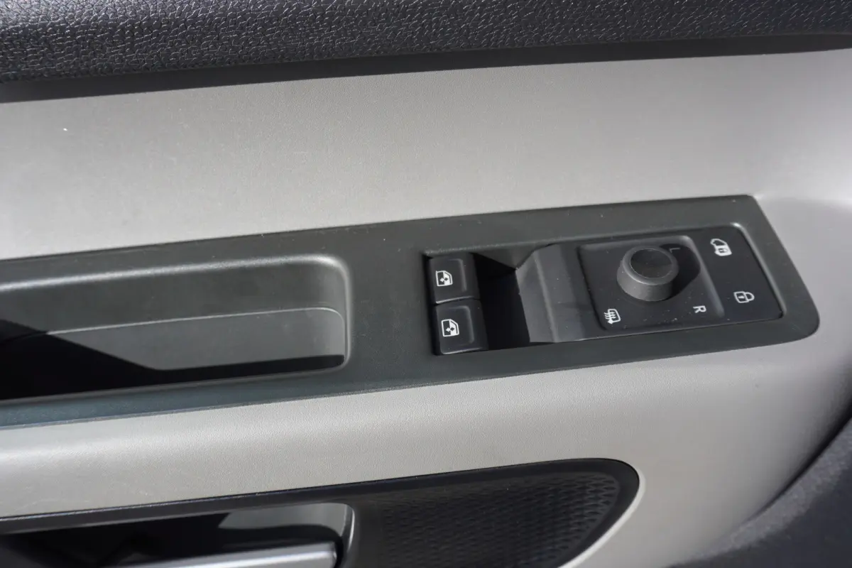 77 kWh 204pk IQ Light Apple carplay camera Parkeersensoren Achterdeuren 2-zit