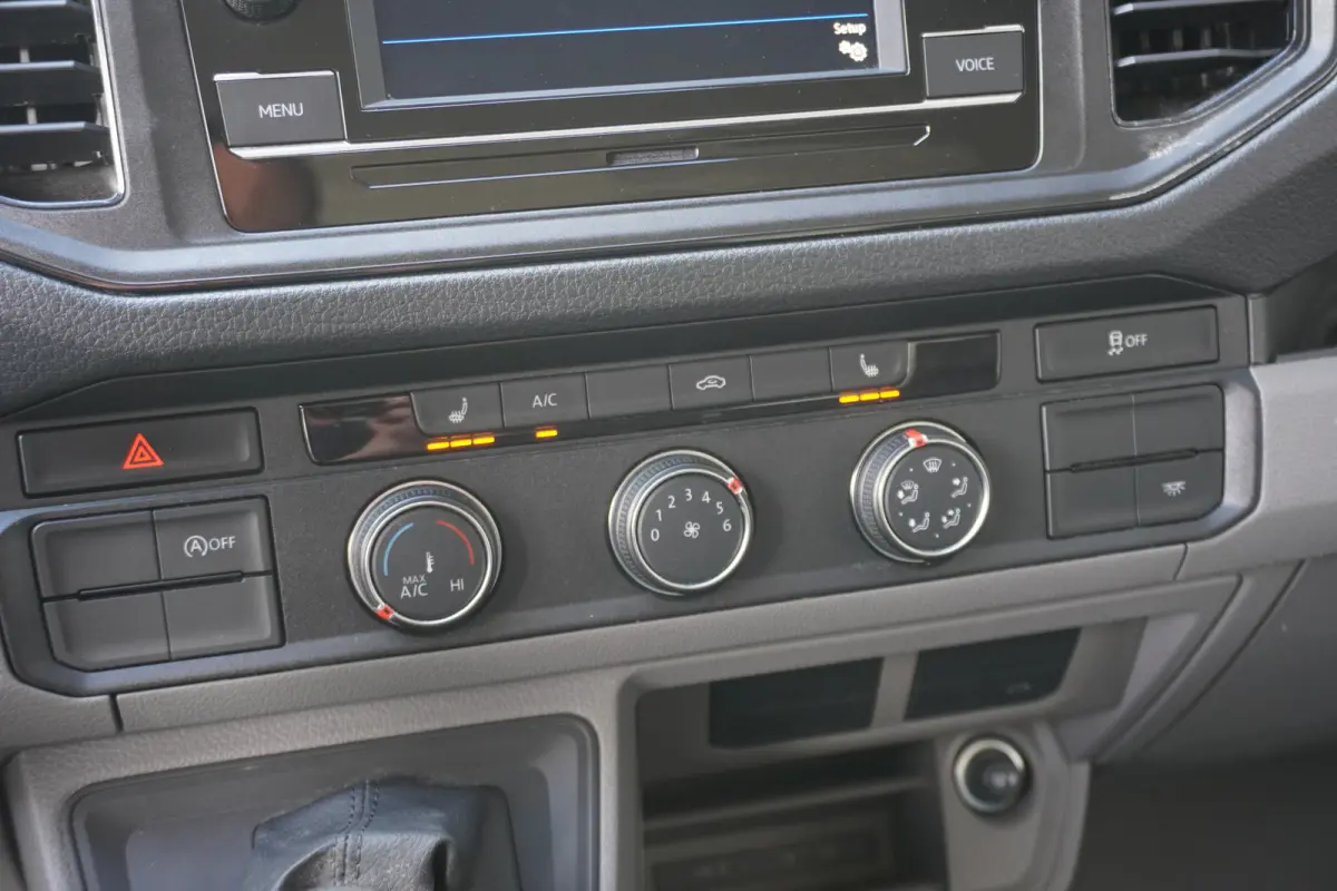 180pk Automaat Bakwagen Laadklep Trekhaak Apple carplay Stoelverwarming Airco Cruise control 3-zits