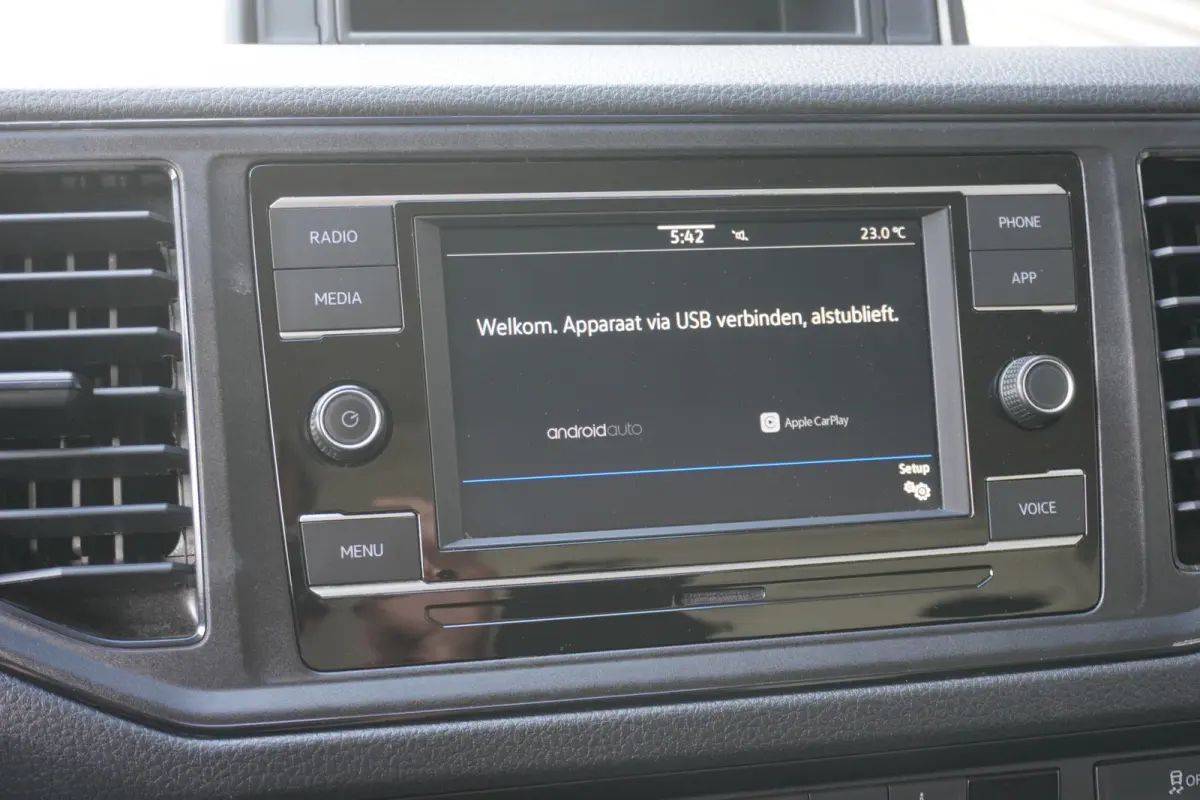 180pk Automaat Bakwagen Laadklep Trekhaak Apple carplay Stoelverwarming Airco Cruise control 3-zits