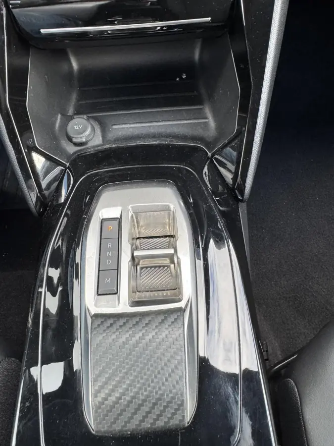 1.2 Hybrid 145 Allure AUTOMAAT | CRUISE CONTROL| 30.000KM! | CAMERA| NAVIGATIE |RIJKLAARPRIJS INCL. 12 MND BOVAG GARANTIE|