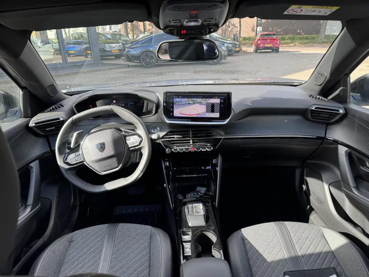 1.2 Hybrid 145 Allure AUTOMAAT | CRUISE CONTROL| 30.000KM! | CAMERA| NAVIGATIE |RIJKLAARPRIJS INCL. 12 MND BOVAG GARANTIE|