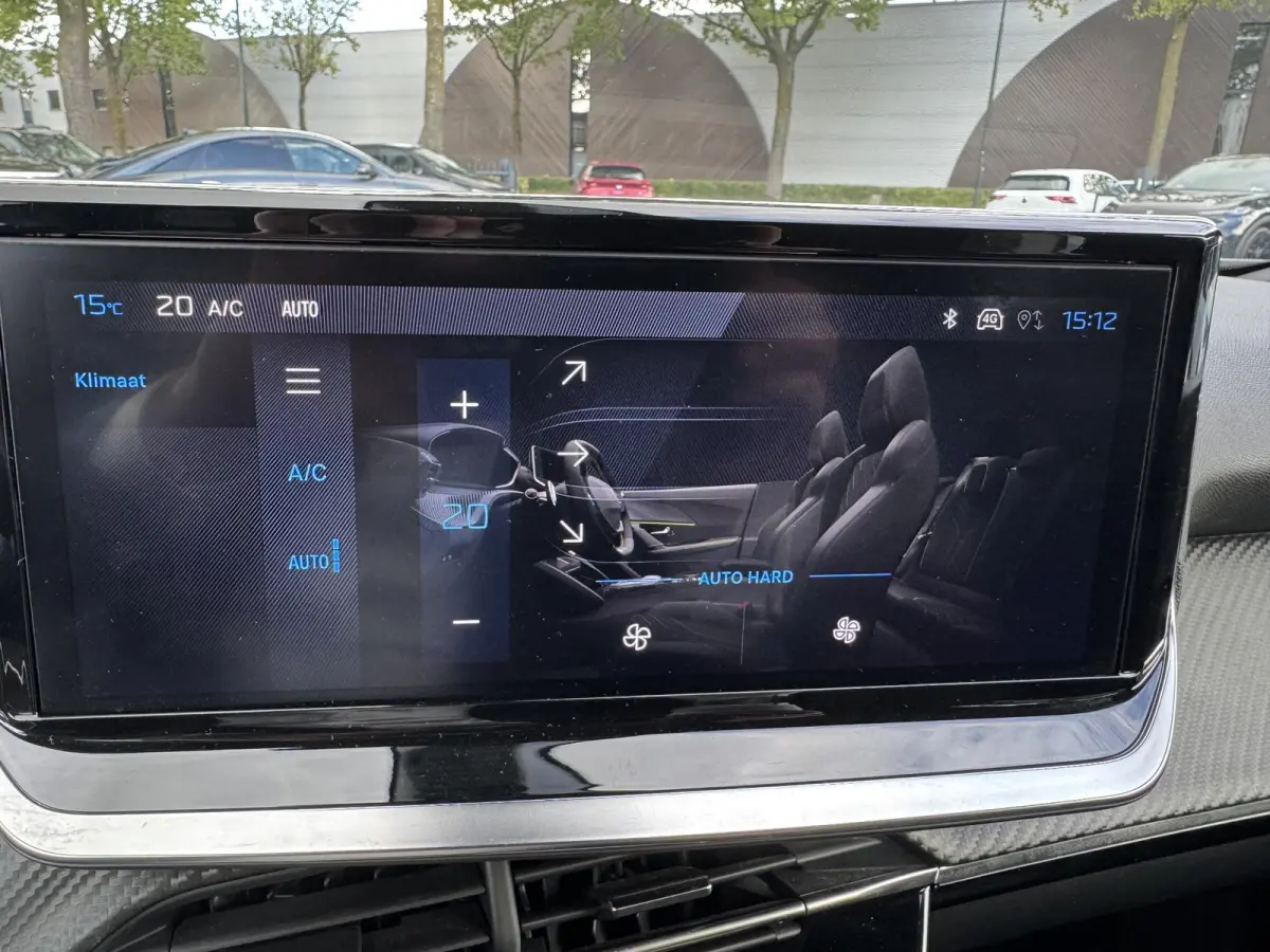 1.2 Hybrid 145 Allure AUTOMAAT | CRUISE CONTROL| 30.000KM! | CAMERA| NAVIGATIE |RIJKLAARPRIJS INCL. 12 MND BOVAG GARANTIE|