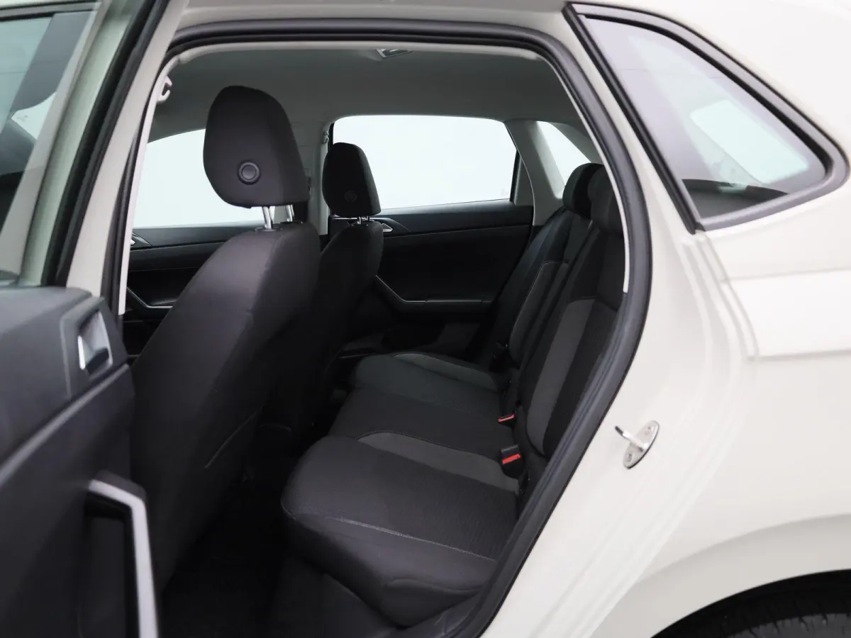 1.0 TSI Life | APPLE CARPLAY | ANDROID AUTO | KEYLESS | ACHTERUITRIJCAMERA | PARKEERSENSOREN | STOELVERWARMING | DIGITAL COCKPIT | ADAPTIVE CRUISE CONTROL | RIJSTROOKHULP | VERLICHTING AUTOM