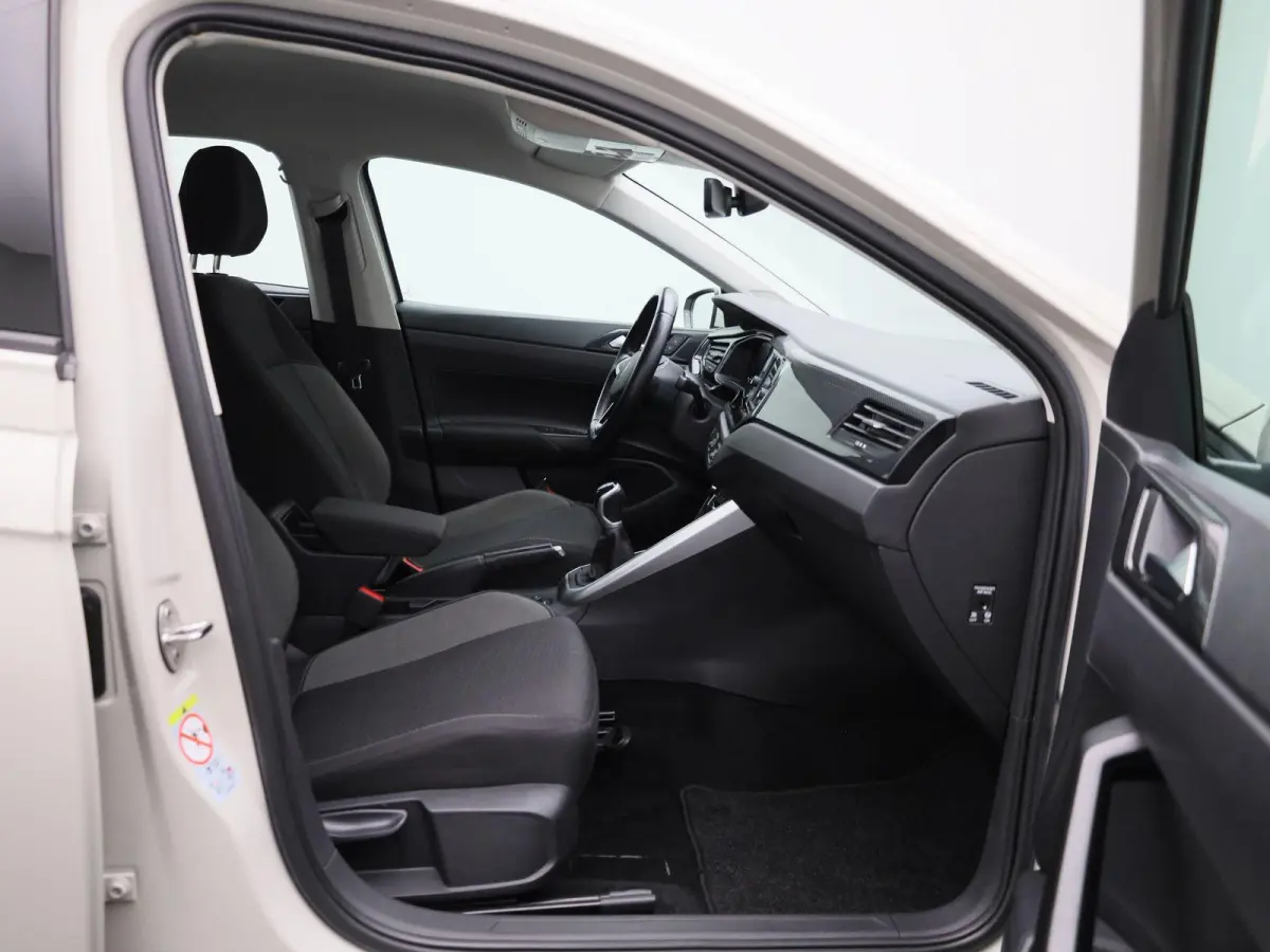 1.0 TSI Life | APPLE CARPLAY | ANDROID AUTO | KEYLESS | ACHTERUITRIJCAMERA | PARKEERSENSOREN | STOELVERWARMING | DIGITAL COCKPIT | ADAPTIVE CRUISE CONTROL | RIJSTROOKHULP | VERLICHTING AUTOM