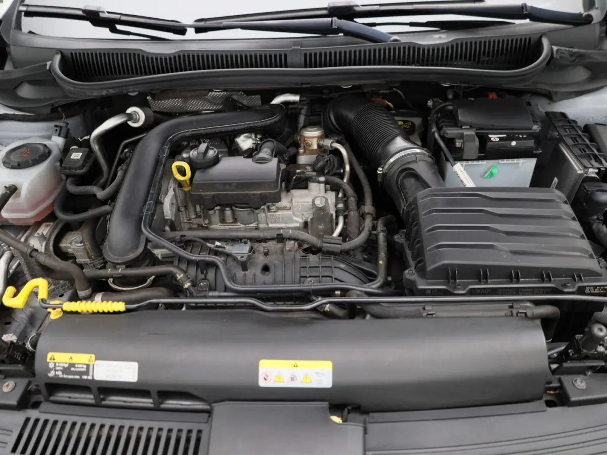 1.0 TSI Life | APPLE CARPLAY | ANDROID AUTO | KEYLESS | ACHTERUITRIJCAMERA | PARKEERSENSOREN | STOELVERWARMING | DIGITAL COCKPIT | ADAPTIVE CRUISE CONTROL | RIJSTROOKHULP | VERLICHTING AUTOM