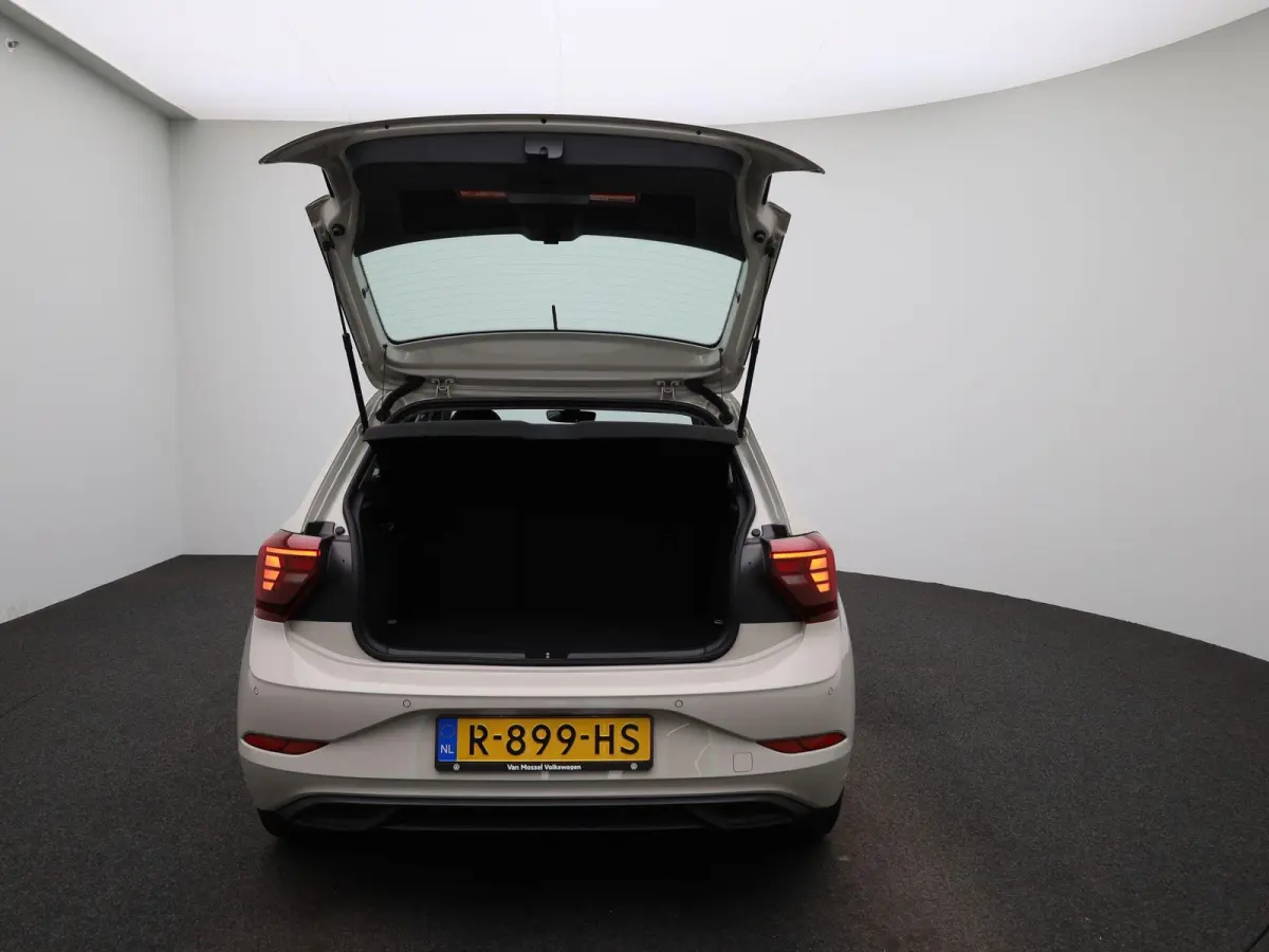 1.0 TSI Life | APPLE CARPLAY | ANDROID AUTO | KEYLESS | ACHTERUITRIJCAMERA | PARKEERSENSOREN | STOELVERWARMING | DIGITAL COCKPIT | ADAPTIVE CRUISE CONTROL | RIJSTROOKHULP | VERLICHTING AUTOM
