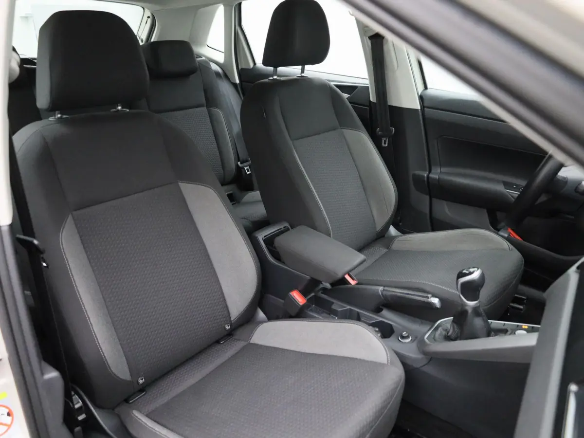 1.0 TSI Life | APPLE CARPLAY | ANDROID AUTO | KEYLESS | ACHTERUITRIJCAMERA | PARKEERSENSOREN | STOELVERWARMING | DIGITAL COCKPIT | ADAPTIVE CRUISE CONTROL | RIJSTROOKHULP | VERLICHTING AUTOM